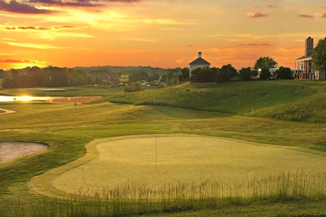 Heritage of Hawk Ridge has an scenic 18-hole executive golf course.