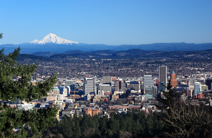 Portland, OR Active Adult Living Senior Estates Golf and Country Club offers a casual country club lifestyle at attractive prices perfect for the budget-conscious active adult home buyer.