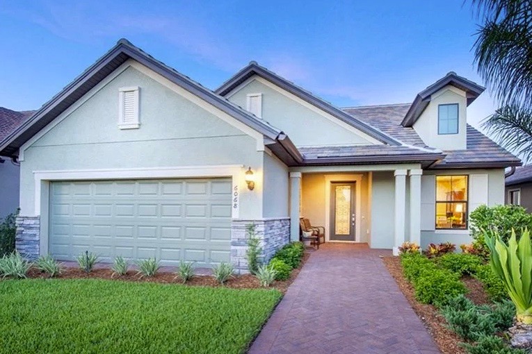Del Webb at Lakewood Ranch in Florida is constructing a new clubhouse that will offer great amenities!