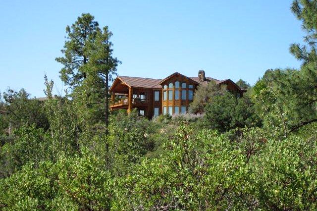 Walking Trails Hassayampa Prescott 033 Situated less than three miles from Prescott’s city center, Hassayampa Village is a master-planned golf resort with spectacular mountain views and two natural streams