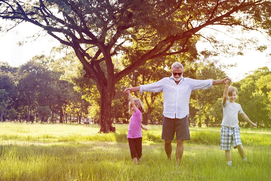 There are so many things you can do with your grandkids during the spring, check out these 10!