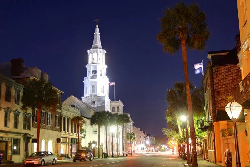 Summerville is located in the Charleston area, which provides great shopping, dining, and culture.