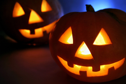 Don’t forget to carve and light a pumpkin for a perfect Halloween centerpiece.