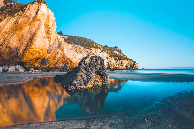 Photo of a cliff at sunset in Avila Beach, California