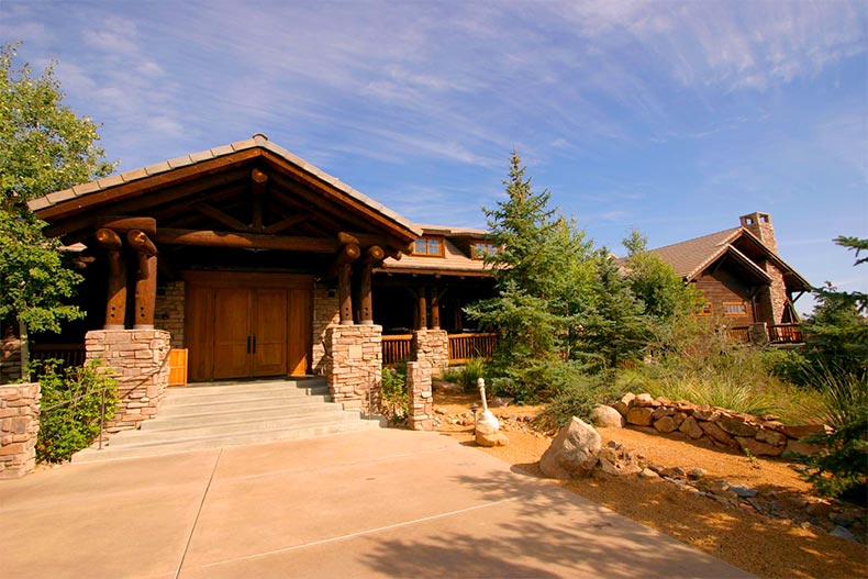 Exterior photo of the entrance to the clubhouse at Hassayampa Village in Prescott, AZ