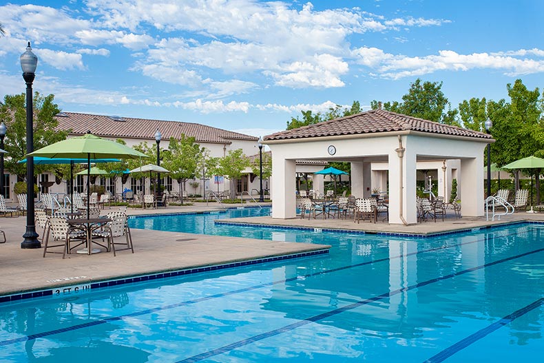 The outdoor pool and patio at Heritage Park in Sacramento, California
