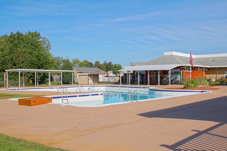 The outdoor pool and patio at Holiday City at Berkeley in Toms River, New Jersey