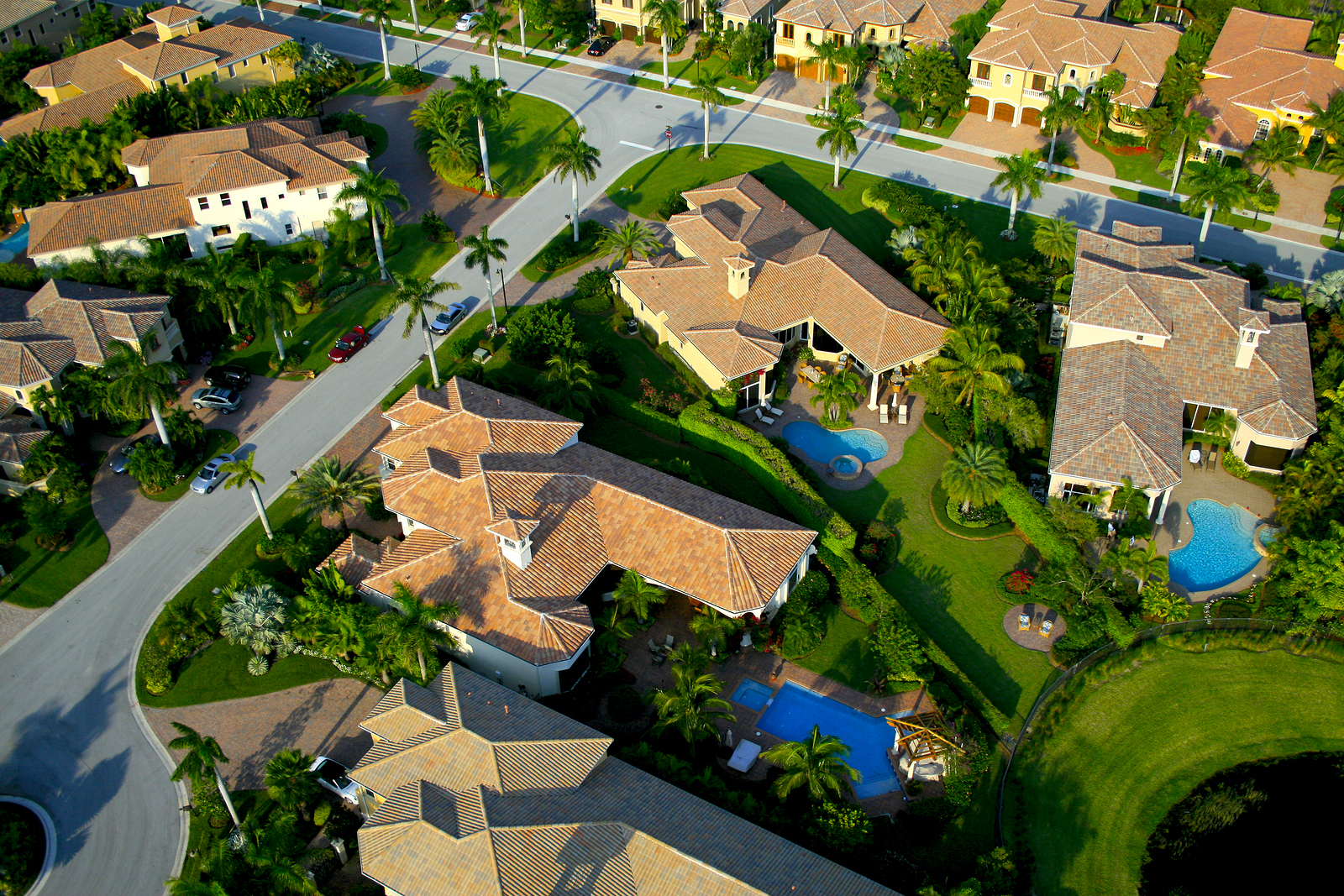 Florida is full of beautiful 55+ communities that only offer active adults the best.