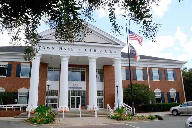 Exterior view of the town hall and library in Matthews, North Carolina