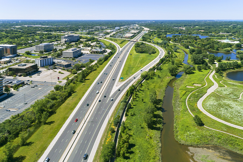 Aerial view of a highway in Northbrook, Illinois