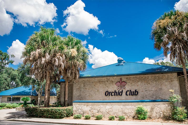 Exterior view of the Orchid Club at Oak Run in Ocala, Florida