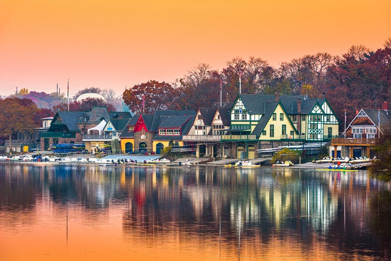Houses along the water at dawn on the Schuylkill River in Philadelphia, Pennsylvania