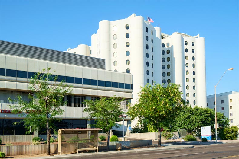 Exterior view of Banner University Medical Center in Phoenix, Arizona