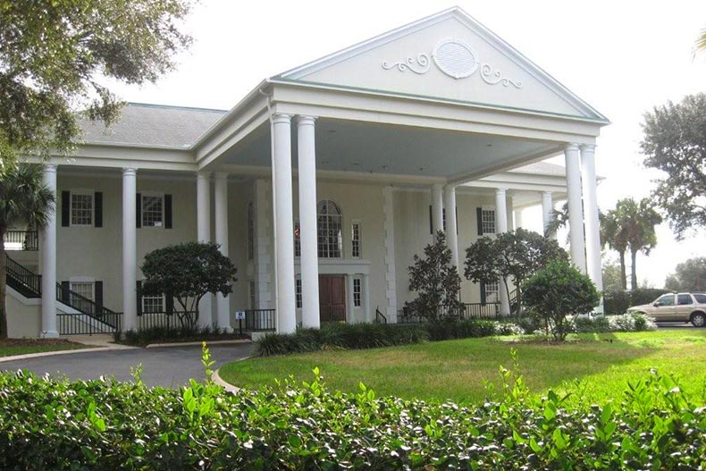 Exterior view of the clubhouse at Plantation at Leesburg in Leesburg, Florida