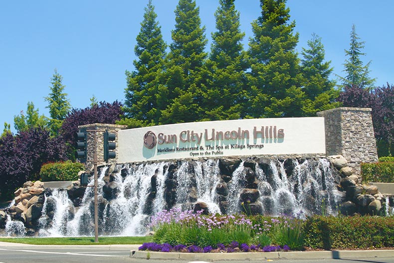 Sun City Lincoln Hills front sign and water feature